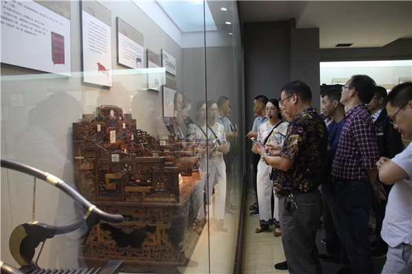 永康市全域旅游发展研讨班学员一行莅临汇才红木参观交流