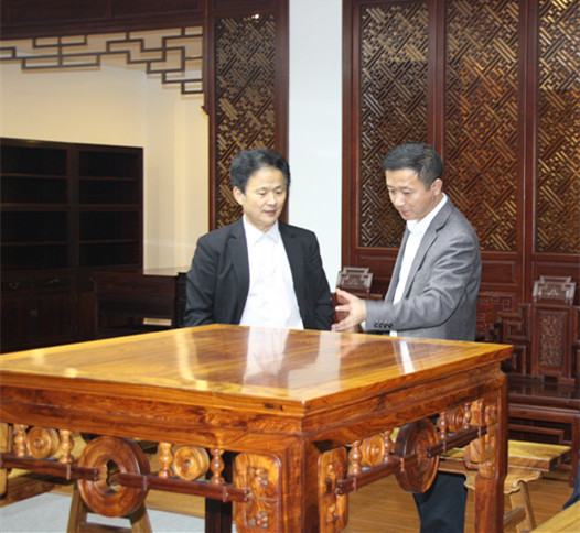 市委书记盛勇军莅临汇才红木考察指导