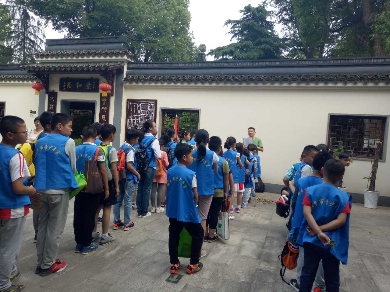 小记者眼中的汇才——桐乡市青少年宫红领巾记者团走进汇才红木