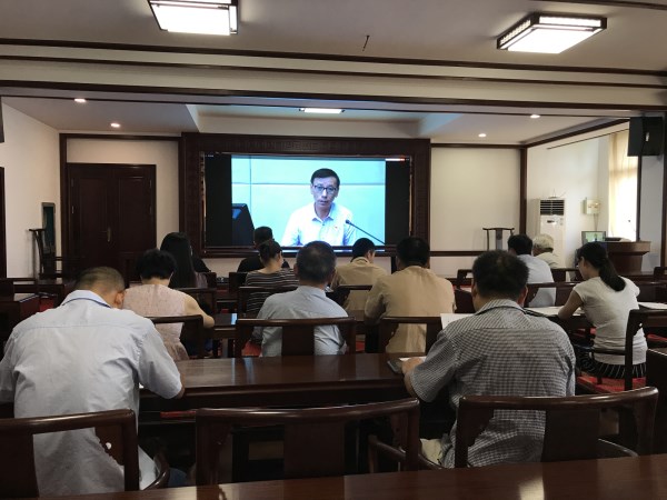 党支部组织全体党员开展“红船党课”学习活动